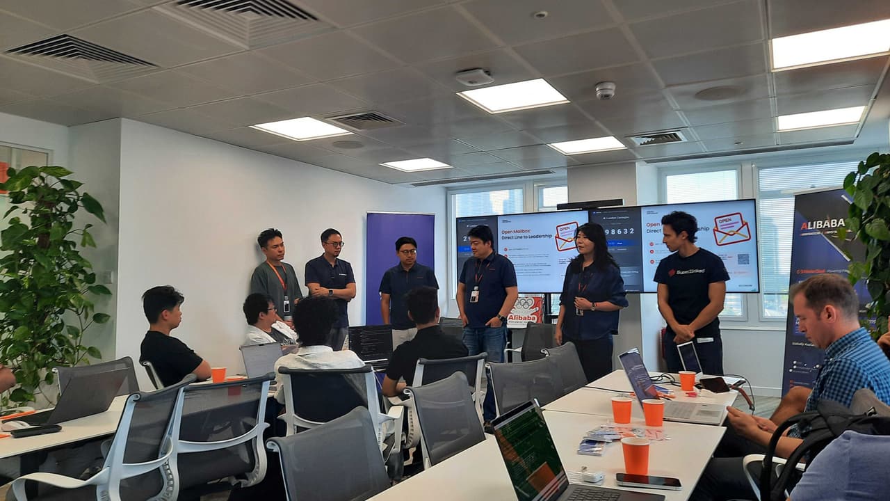 The Alibaba Cloud and Qwen team introducing the day alongside Superlinked