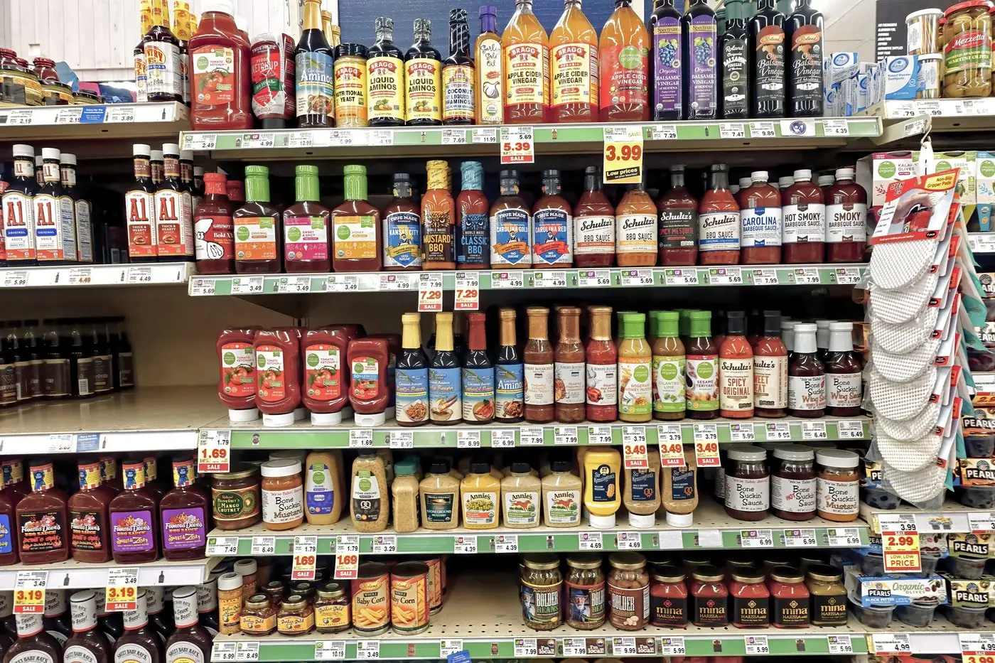 Sauce aisle in a Colorado Springs supermarket: Grounding DINO boxed 10 of 14 hand-counted objects